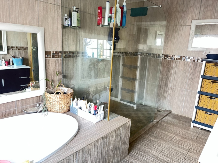 Commercial Property for Sale in Vyfhoek A H North West
